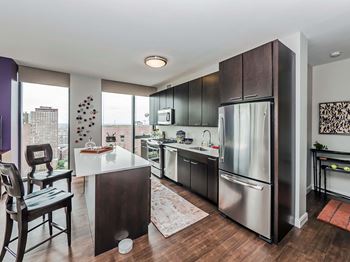 Eat-in Kitchens at State & Chestnut Apartments, 60610, IL 